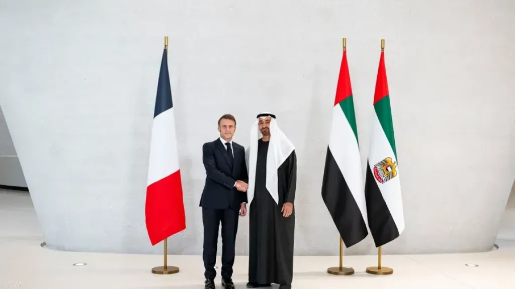 محمد بن زايد وماكرون يرسمان آفاق شراكة إستراتيجية جديدة بين الإمارات وفرنسا
