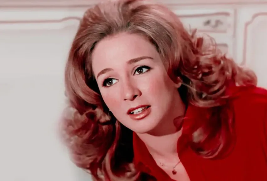 فى عيد ميلادها الـ 74.. نجلاء فتحى نجمة السينما التي اختارت الهدوء على الأضواء