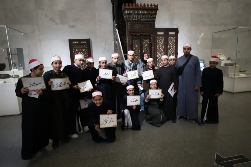 الأزهر يشارك في احتفالية اليوم العالمي للغة العربية بجناح وورش للخط العربي وجولة لطلابه بمتحف الحضارة