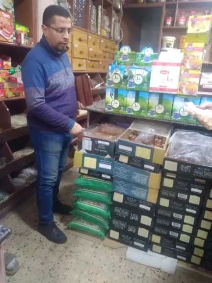 حملات تموينية مكثفة بكفر الشيخ تسفر عن تحرير عشرات المحاضر وضبط سلع مجهولة المصدر