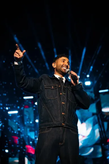 بهاء سلطان وأحمد سعد يشعلان حفل استقبال طلاب الأكاديمية العربية باستاد الدفاع الجوي