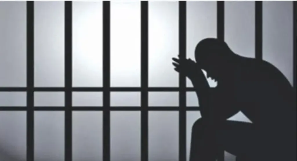 قلها انتي بصورم.. حبس شاب 6 أشهر وغرامة 50 ألف جنيه سب فتاة على تطبيق ”تروكولر” في قنا