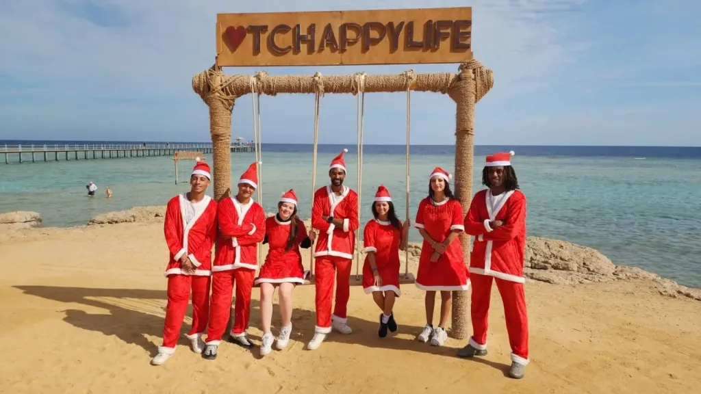 مطار الغردقة الدولي يستقبل «بابا نويل البلجيكي» في زيارته السنوية