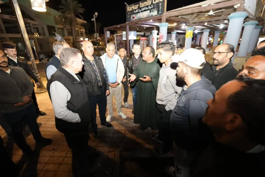 محافظ البحر الأحمر يوجه  بتطوير الممشى السياحي بالغردقة