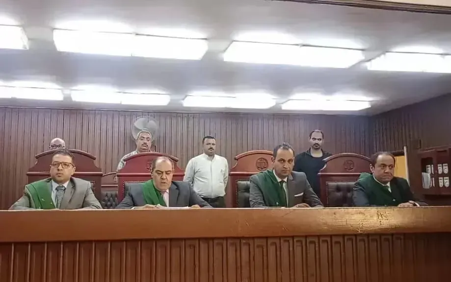 خطة شيطانية ونهاية دموية.. تأجيل محاكمة عامل لقتله صديقه بعدة طعنات في شبرا الخيمة لفبراير القادم