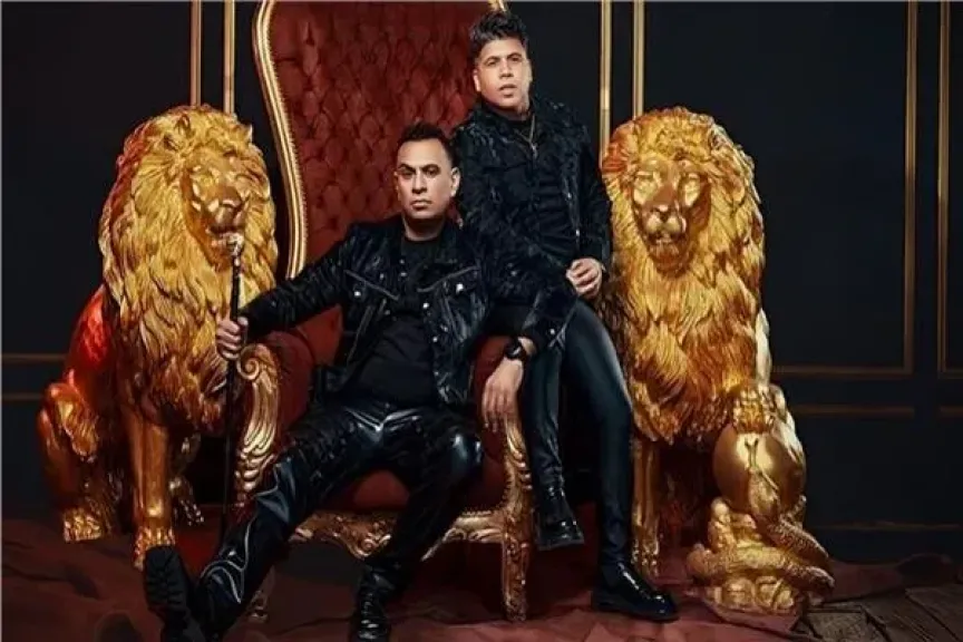 في ليلة استثنائية لا تُنسى.. محمود الليثي وعمر كمال يشعلان باريس بنبض الأغنية الشعبية