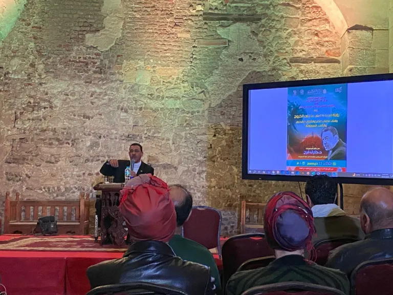 عالم المصريات والمرشد السياحي والباحث في علم المصريات الدكتور طارق فرج