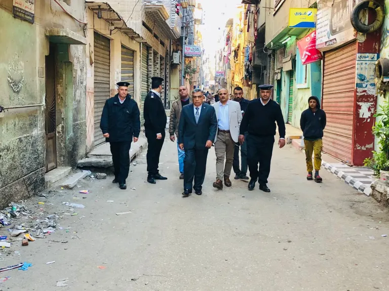 محافظ الدقهلية يتفقد موقع العقار المنهار جزئيا بالمنصورة: تشكيل لجنة من المنشآت الآيلة للسقوط لمراجعة الحالة الإنشائية للعقار والعقارات المجاورة
