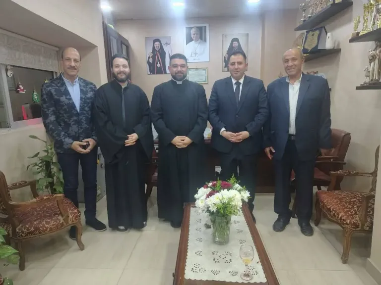 كنيسة العذراء بشبرا تستقبل نائب محافظ القاهرة للمنطقة الشمالية للتهنئة بعيد الميلاد