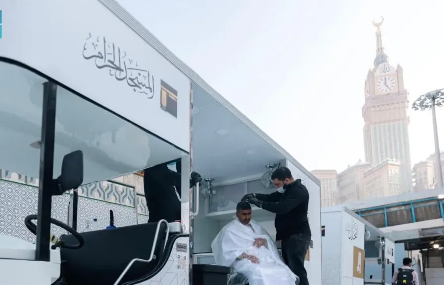 هيئة العناية بشؤون الحرمين توفّر خدمة التحلّل من النسك مجانًا في ساحات المسجد الحرام