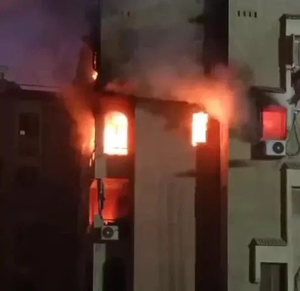 حريق مفاجئ داخل شقة سكنية بالعبور.. و الحماية المدنية تسيطر علي الموقف في اللحظات الأخيرة