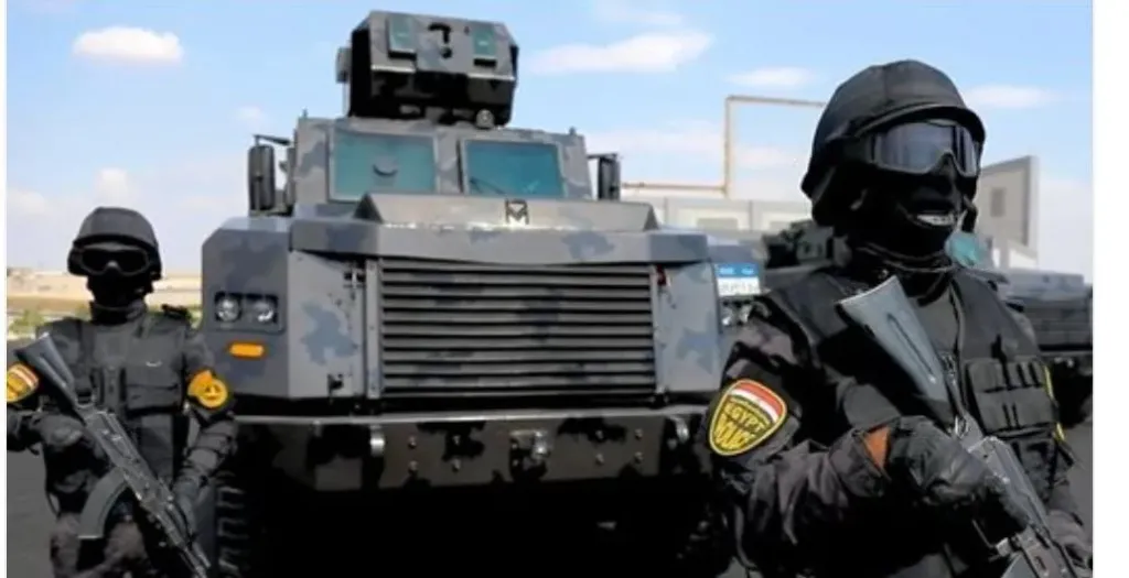 سلاح أبيض وآلي للدفاع عن نفسي.. ننشر اعترافات أخصائي اجتماعي بمدرسة حول منزله لورشة تصنيع أسلحة وذخائر في قنا