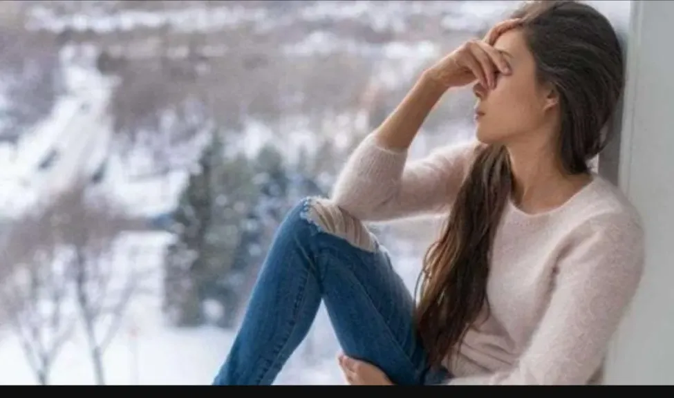 مع الانقلاب الشتوي.. استشاري نفسي يقدم نصائح للوقاية من الاضطرابات المزاجية