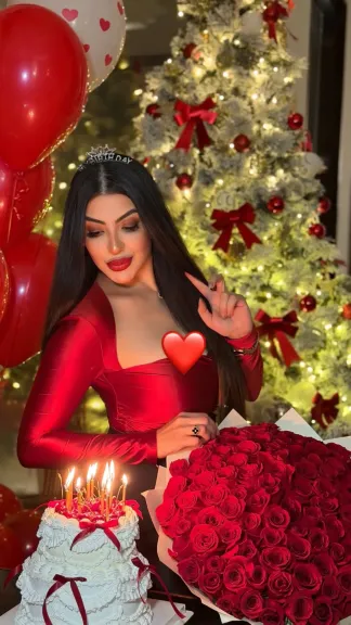 بالورود والبالونات.. دعاء صلاح تشارك متابعيها أجواء الكريسماس