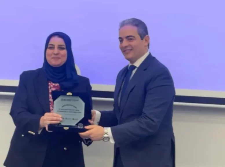 الجامعات الأوروبية في مصر تكرم نقيب الإعلاميين تقديرًا لدوره العلمي والمهني في ضبط وتطوير المشهد الإعلامي