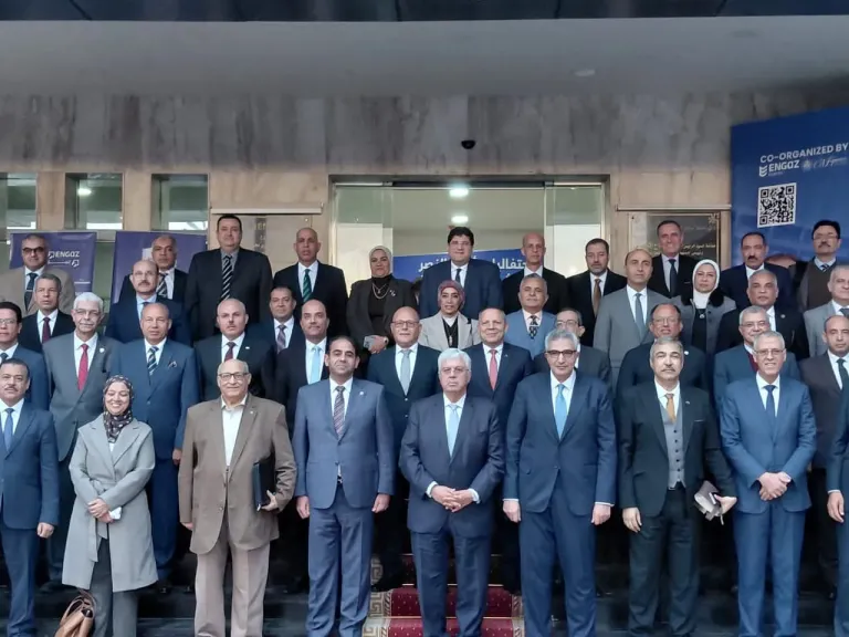 رئيس جامعة المنوفية يشارك في اجتماع المجلس الأعلى للجامعات بجامعة بورسعيد