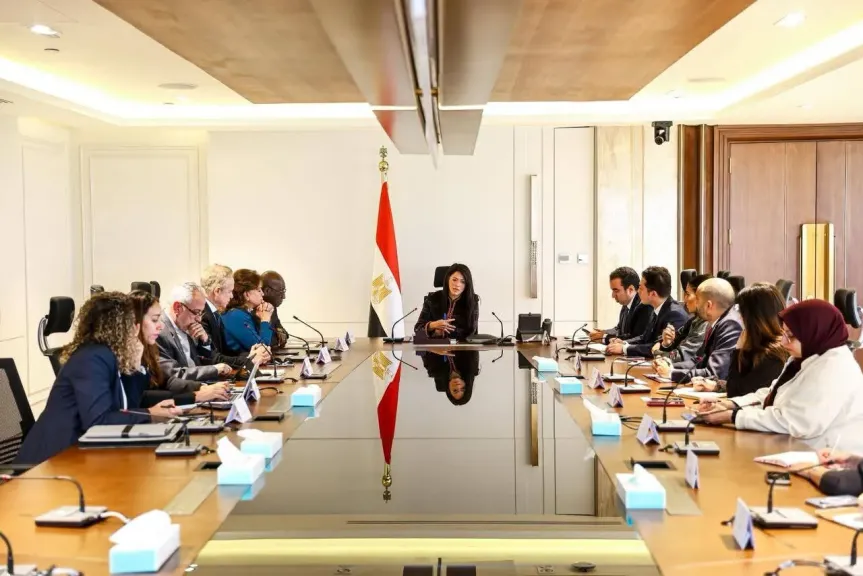 وزيرة التخطيط تعقد اجتماعًا موسعًا مع مؤسسات التمويل الدولية لتحفيز الاستثمارات والشراكة مع القطاع الخاص في مشروعات تحلية المياه
