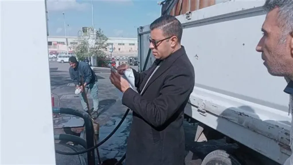 ضبط 264 لتر سولار و205 علب سجائر في حملة تموينية بالخانكة