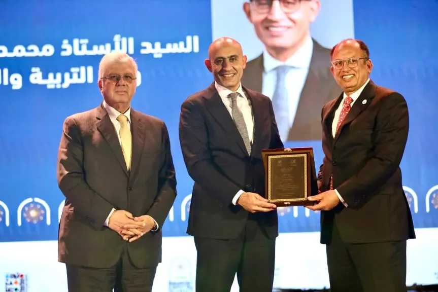 وزير التعليم يشيد بجامعة العاصمة: 50 عامًا من الإنجازات والتميز