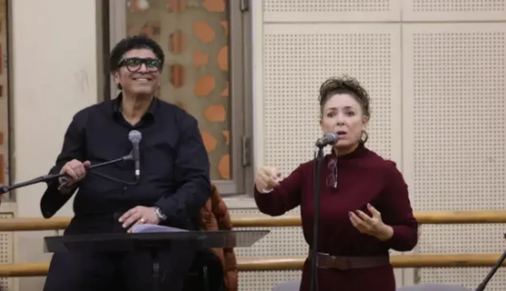 أنوشكا تخضع لبروفات في دار الأوبرا بعد سنوات من الغياب