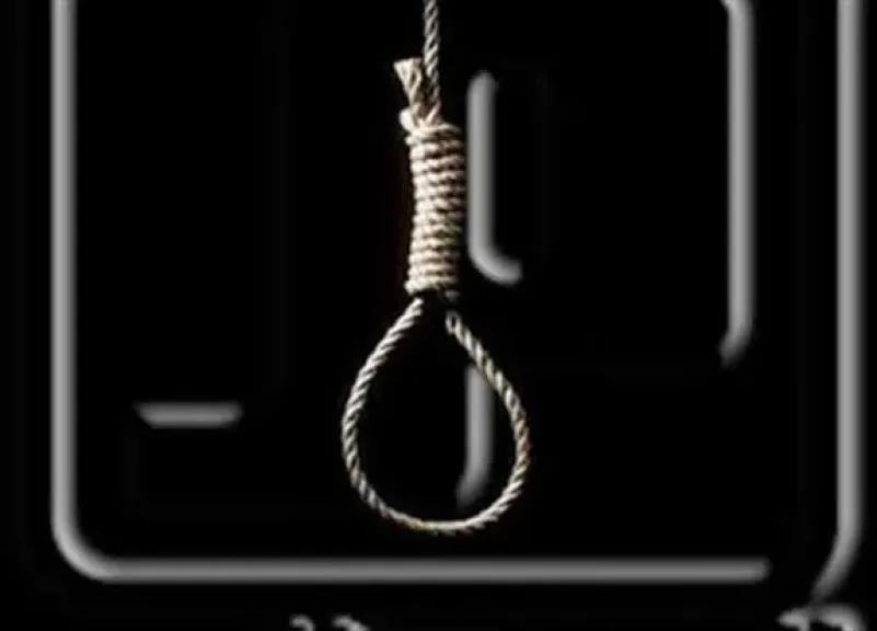 خنقته بسلك شاحن وقتلت زوجها بسيخ حديدي.. إحالة ربة منزل للمفتي بكفر شكر