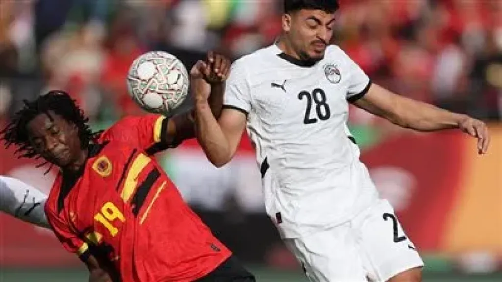 تعادل سلبي وفرصة ضائعة لمصطفى محمد في الشوط الاول بين مصر وأنجولا