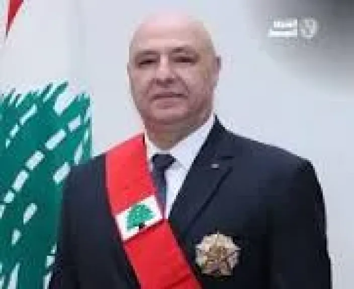 رئيس الجمهورية اللبنانية : الجيش هو المنقذ الوحيد للبلاد