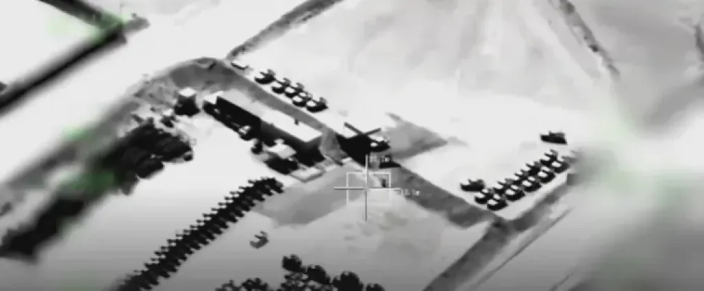 عملية جوية بميناء المكلا لتدمير أسلحة مهربة.. آخر تطورات الأوضاع في اليمن