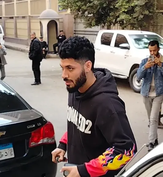 مش قادر اتكلم.. علي جبر يُساند رمضان صبحي قبل الحكم عليه فى واقعة معهد أبو النمرس