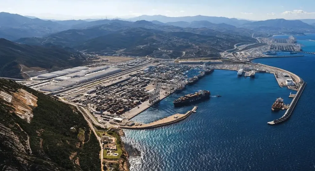 طنجة.. بوابة المغرب الشمالية تنبض بكأس الأمم الإفريقية