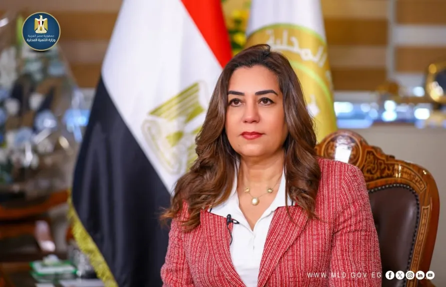 حملات ميدانية تغلق محالًا مخالفة بالدقي وعابدين ومدينة نصر