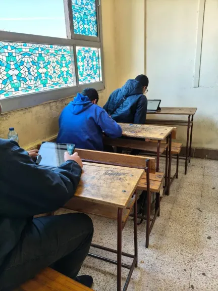”المنصة وقعت”.. خبير يوضح سبب عدم تمكن طلاب الأول الثانوي من أداء امتحان البرمجة