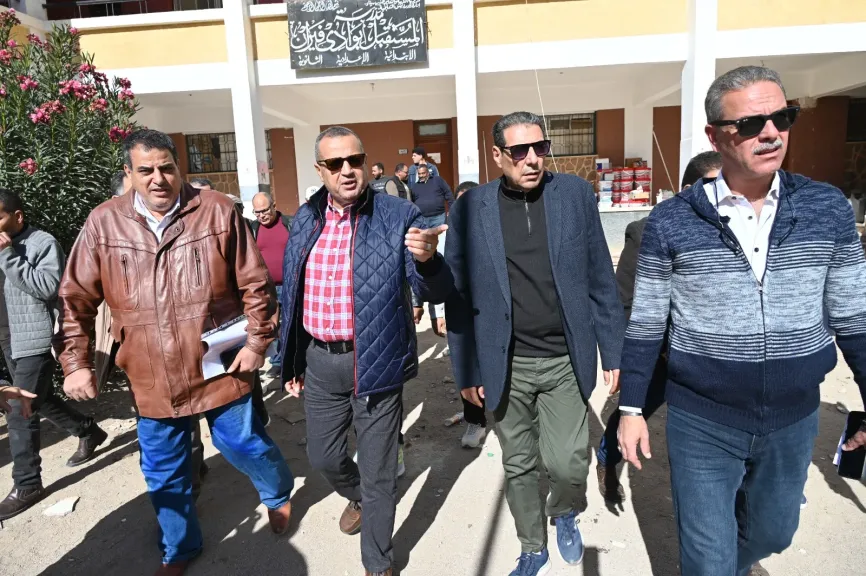 محافظ جنوب سيناء يوجه بسرعة الانتهاء من أعمال الصيانة بمدرسة المستقبل بوادى فيران لعودة الطلاب