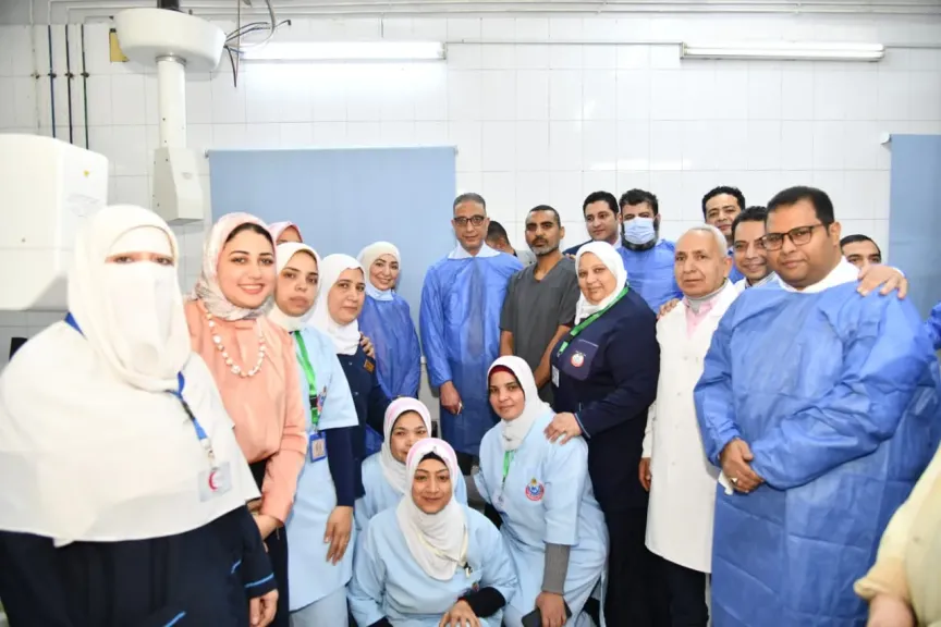 محافظ الفيوم ونقيب أطباء مصر يتفقدان وحدة المخ والأعصاب الجديدة بمستشفى سنورس المركزي