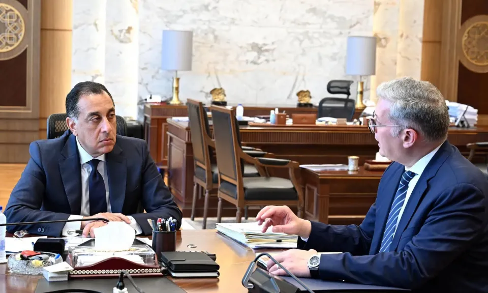 رئيس الوزراء يستعرض مع وزير البترول والثروة المعدنية عددا من ملفات عمل الوزارة