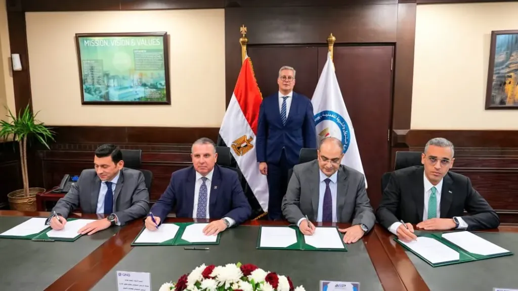 مليون دولار تمويلاً لمجمع السيليكون بالعلمين.. وزير البترول يشهد توقيع عقد المرحلة الأولى