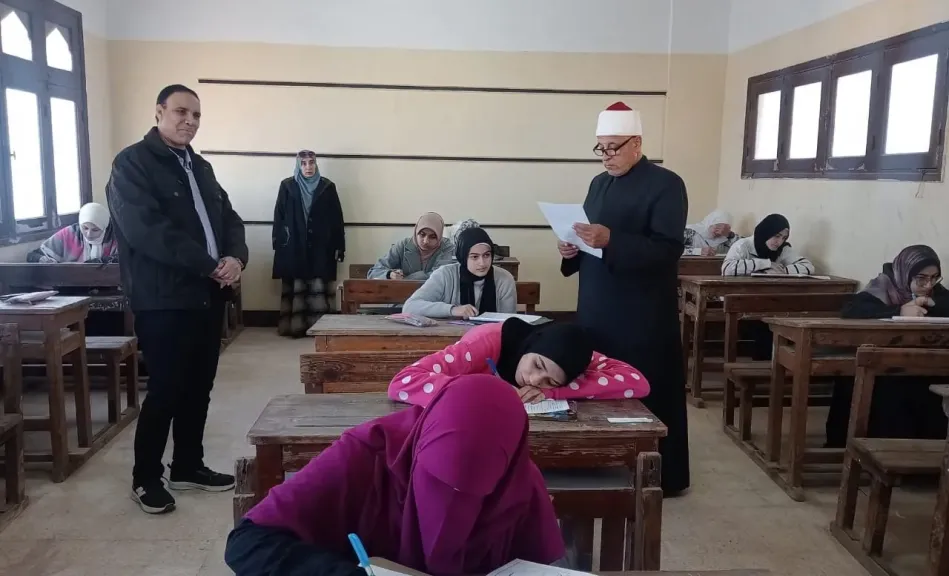 رئيس منطقة القليوبية الأزهرية يتفقد لجان امتحانات النقل الثانوي بكفر شكر ويؤكد: لا معوقات