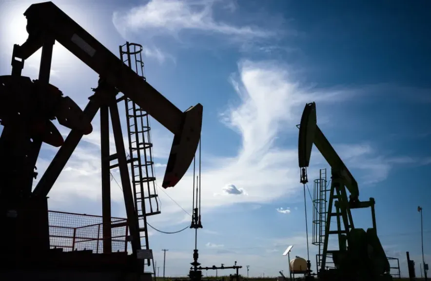 نجاح حفر بئرين جديدتين لإنتاج البترول والغاز بحقول عجيبة بالصحراء الغربية