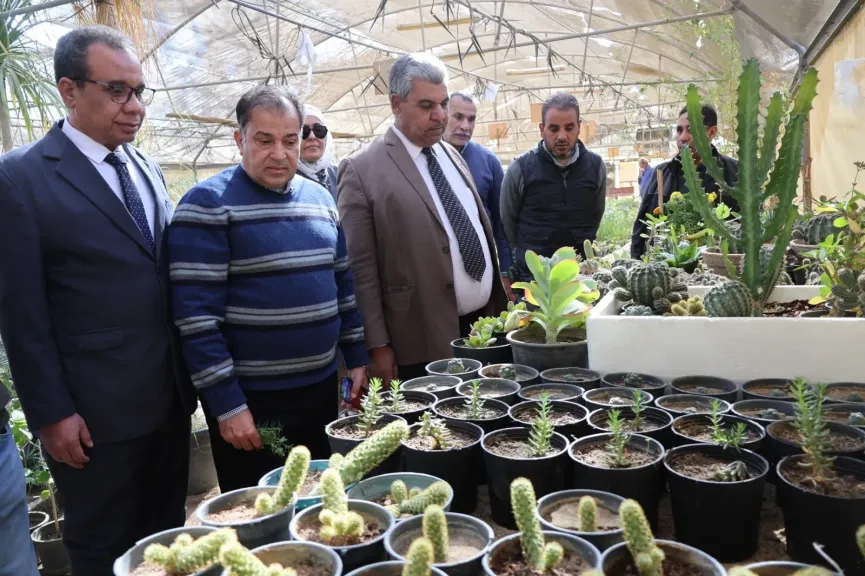 رئيس جامعة قنا يفتتح المجزر الآلي للدواجن ومشتل نباتات الزينة بالجامعة