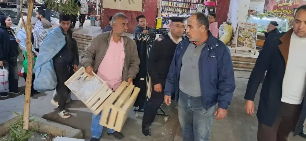 إعادة الانضباط ورفع الإشغالات في حملة مسائية موسعة بالعبور