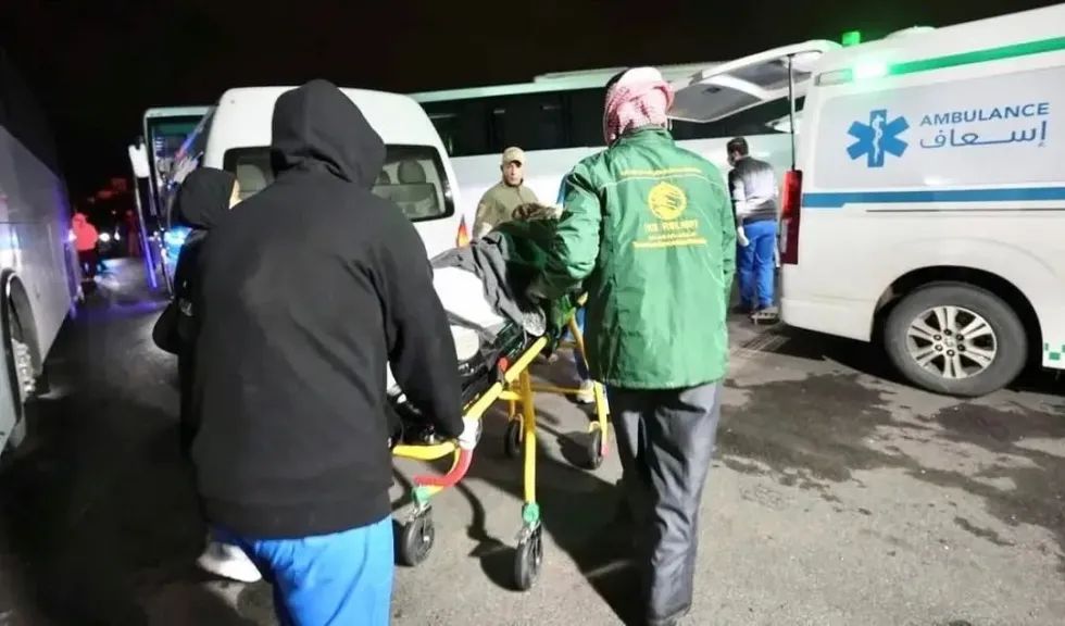 مركز الملك سلمان للإغاثة يتكفل بعلاج 42 مريضًا بالسرطان من الفلسطينيين القادمين من قطاع غزة إلى الأردن