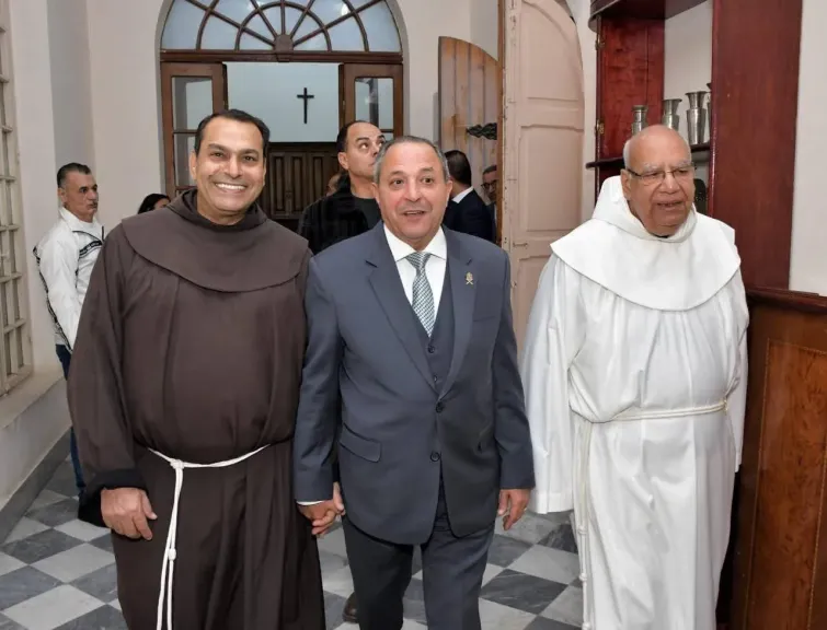 كنيسة سانت أوجيني ببورسعيد تستقبل المحافظ للتهنئة بعيد الميلاد المجيد