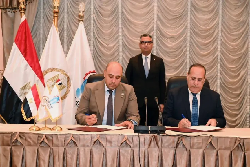 بروتوكول تعاون  لدعم مبادرة “المليون كرتونة إلكترونية” بين القابضة للصناعات الغذائية ومؤسسة تطبيق سند