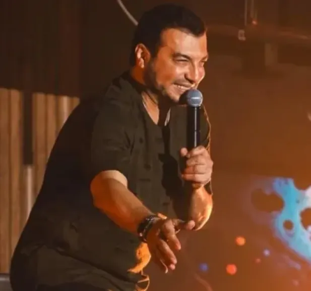 بثلاث حفلات ناجحة ”إيهاب توفيق” يؤكد حضوره القوي ويواصل نشاطه الفني.. تفاصيل
