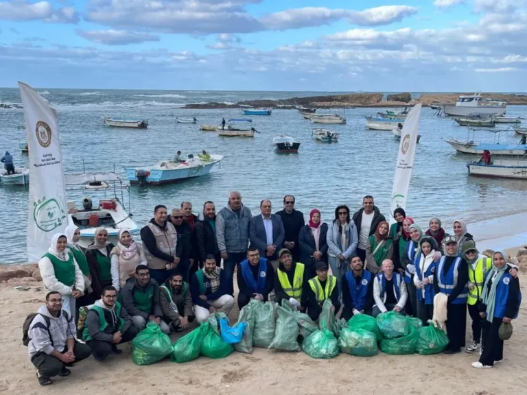 البيئة تدشن أول حملة للقضاء على المخلفات الصلبة والبلاستيكية بالإسكندرية