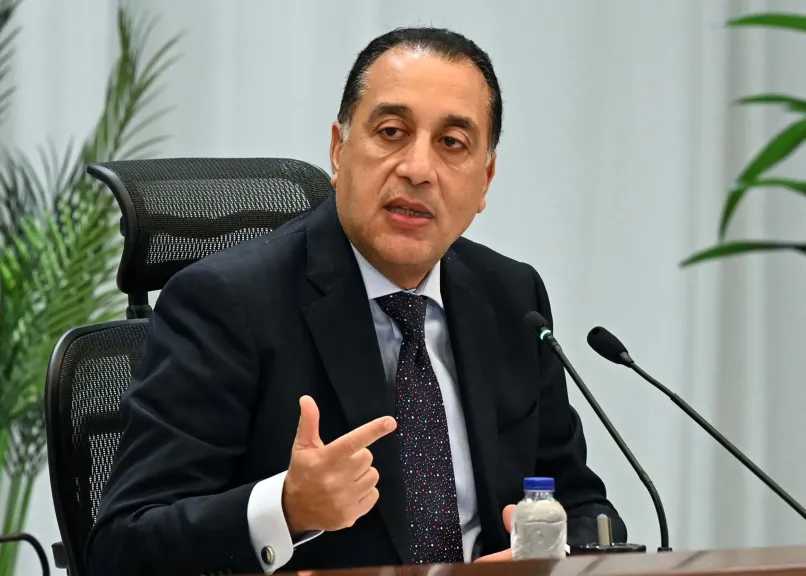 رئيس الوزراء يتفقد مشروعات «حياة كريمة» بالأقصر