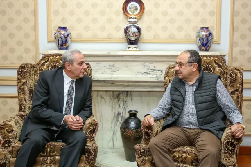 وزير قطاع الأعمال العام يلتقي محافظ الغربية في مستهل زيارته لشركة مصر للغزل والنسيج بالمحلة الكبرى