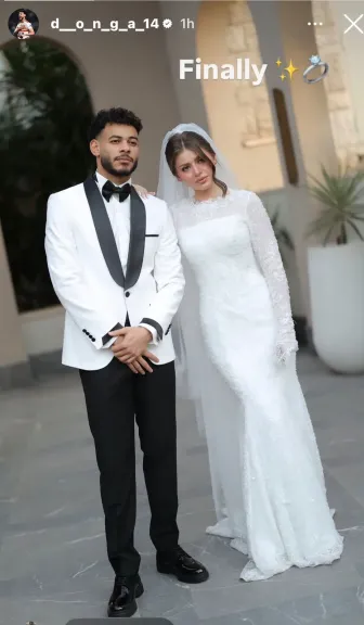 نبيل عماد دونجا لاعب خط وسط نادي الزمالك يحتفل بزفافه