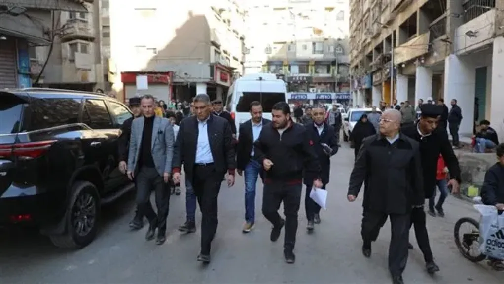 محافظ الجيزة يوجه بإقامة نقطة ثابتة لشرطة المرافق لضبط الباعة الجائلين بشارع العريش