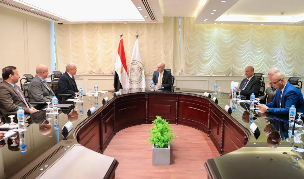 «عبداللطيف» يبحث مع مجموعة العربي تعزيز الشراكة في تطوير التعليم الفني